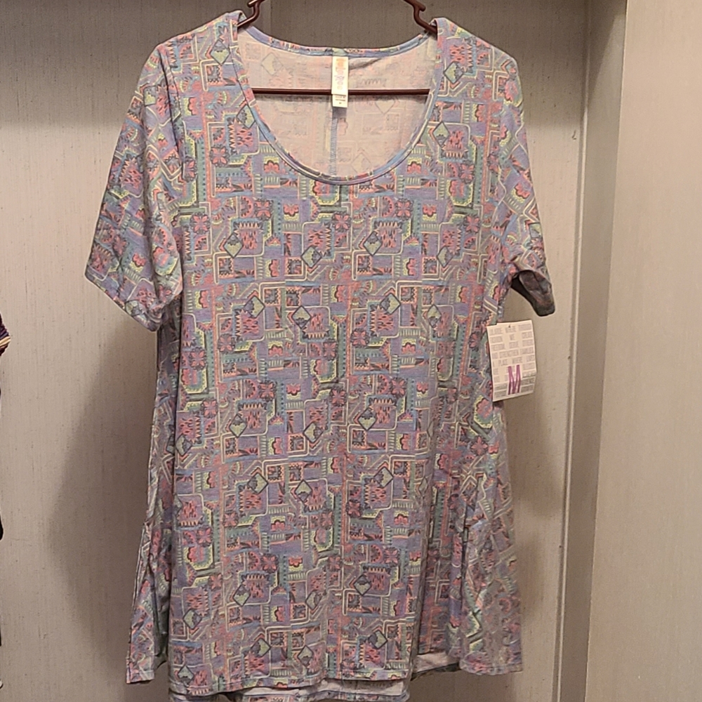 LulaRoe NWT Perfect T-Medium